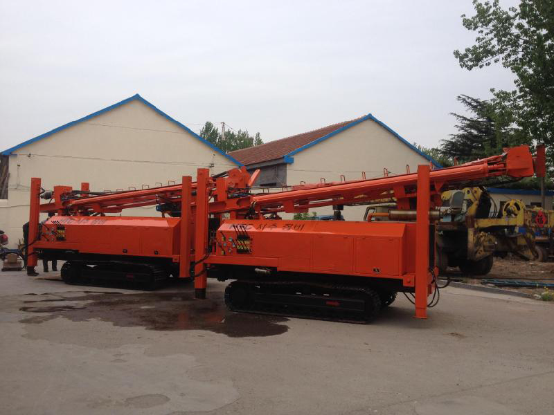 7米行程全液壓履帶鉆機.JPG