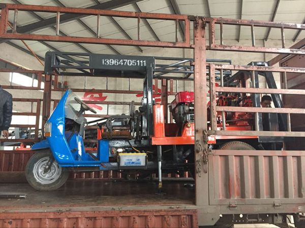 9 礦探設(shè)備裝車.jpg 9 礦探設(shè)備裝車.jpg