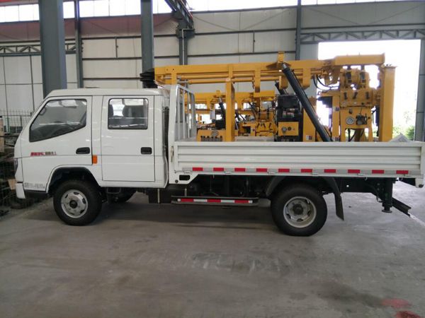 7 礦探設(shè)備裝車.jpg 7 礦探設(shè)備裝車.jpg