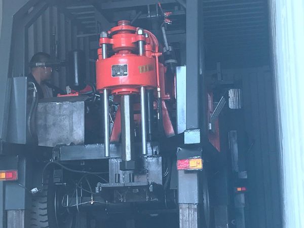 6 礦探設(shè)備物流.jpg 6 礦探設(shè)備物流.jpg