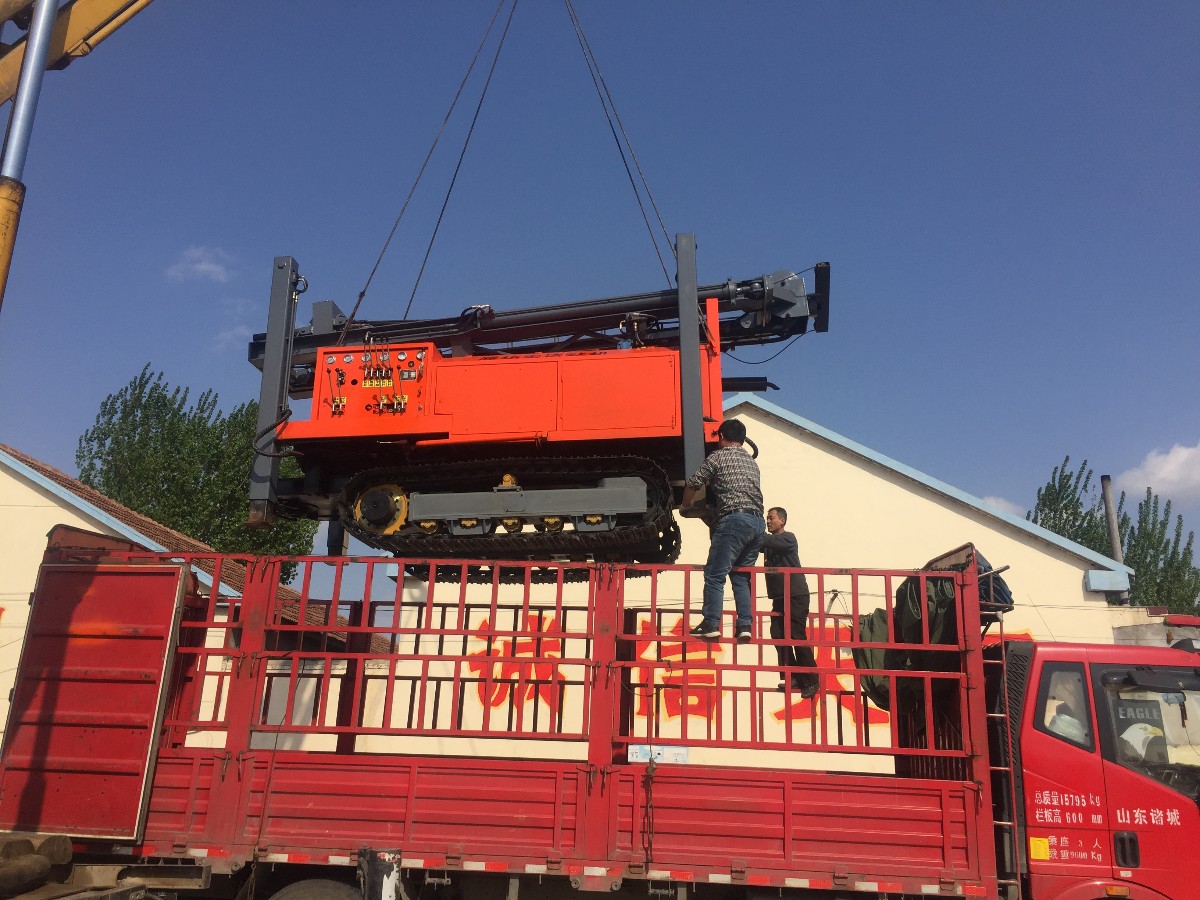 Z-WC400B全液壓履帶氣動(dòng)鉆機(jī) (30).JPG