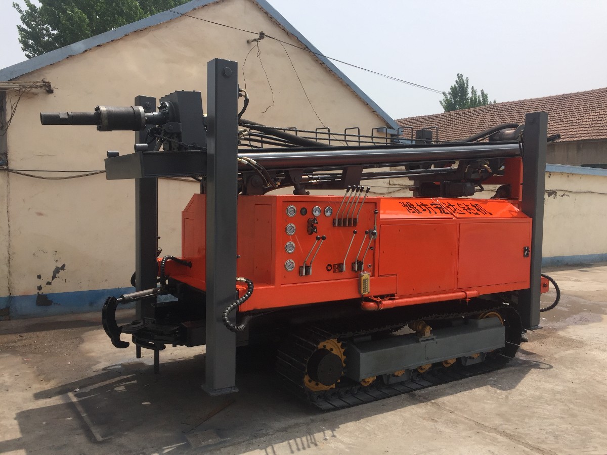 Z-WC400B全液壓履帶氣動(dòng)鉆機(jī) (24).JPG