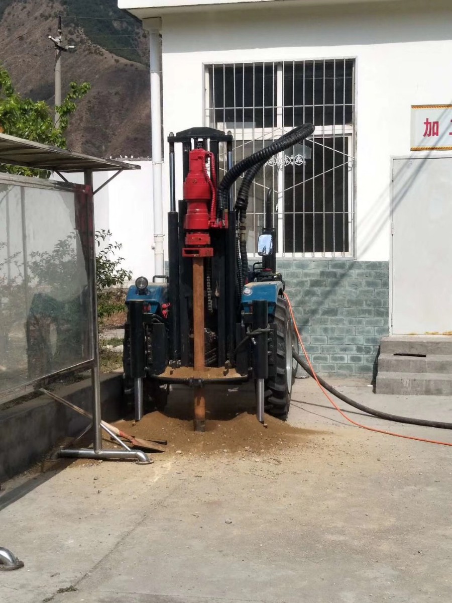 Z-WC150拖拉機式全液壓氣動鉆機 (13).JPG
