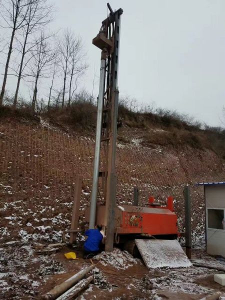 Z-WC400B全液壓履帶氣動(dòng)鉆機(jī) (36).jpg