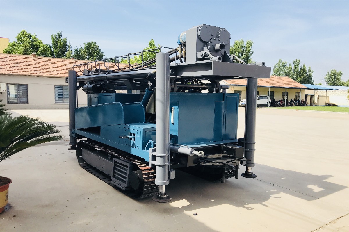 Z-WC400A全液壓履帶氣動(dòng)鉆機(jī) (16).JPG